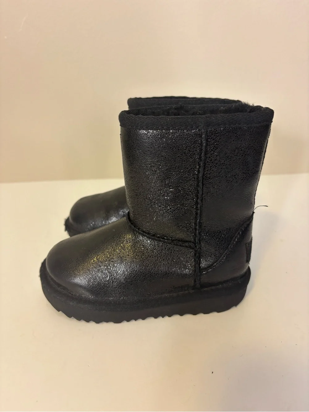UGG Black Metallic Shimmer Shearling Fur Lined Winter Boots Little Girl’s 8